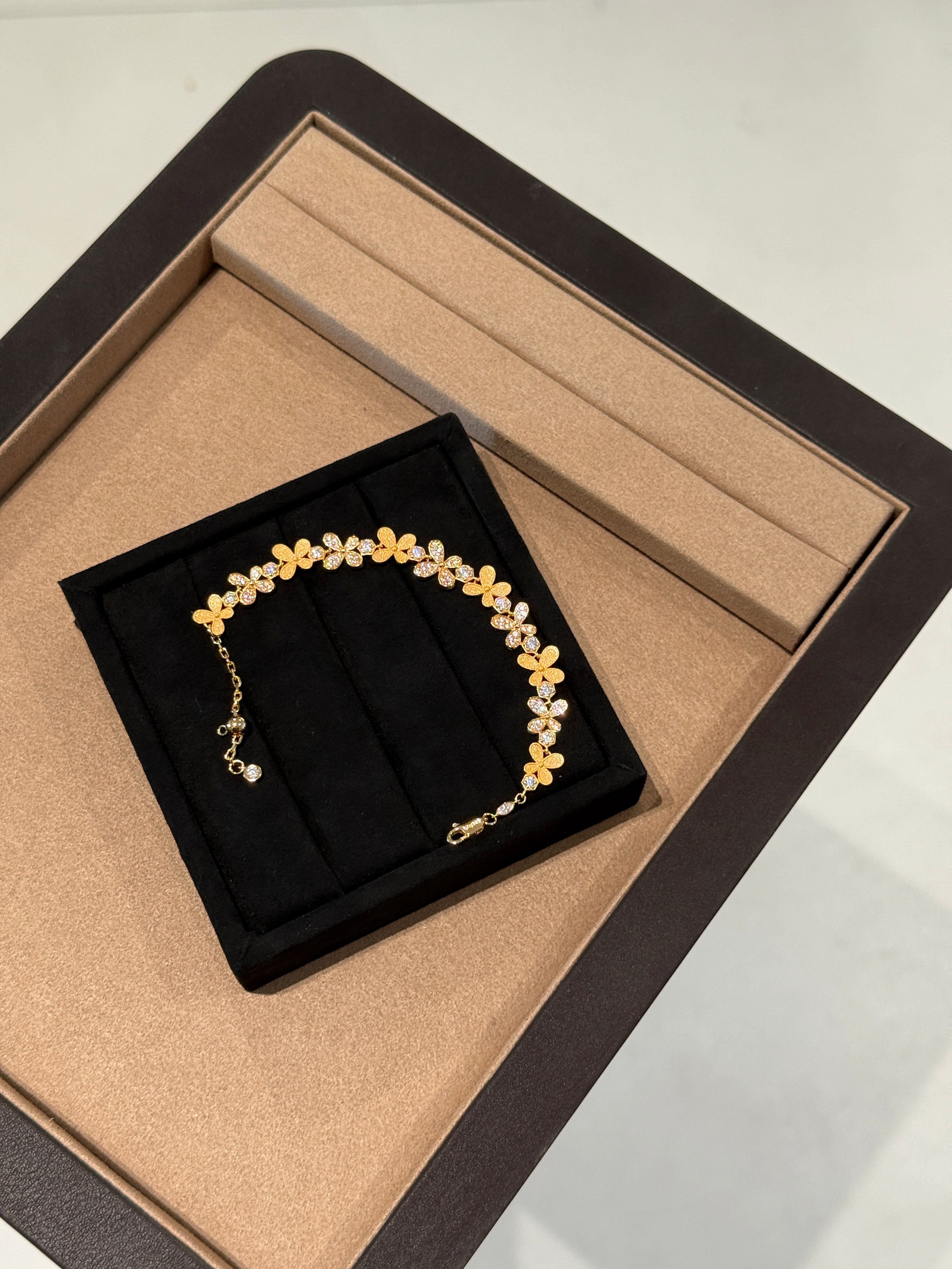 Floral Shine Bracelet