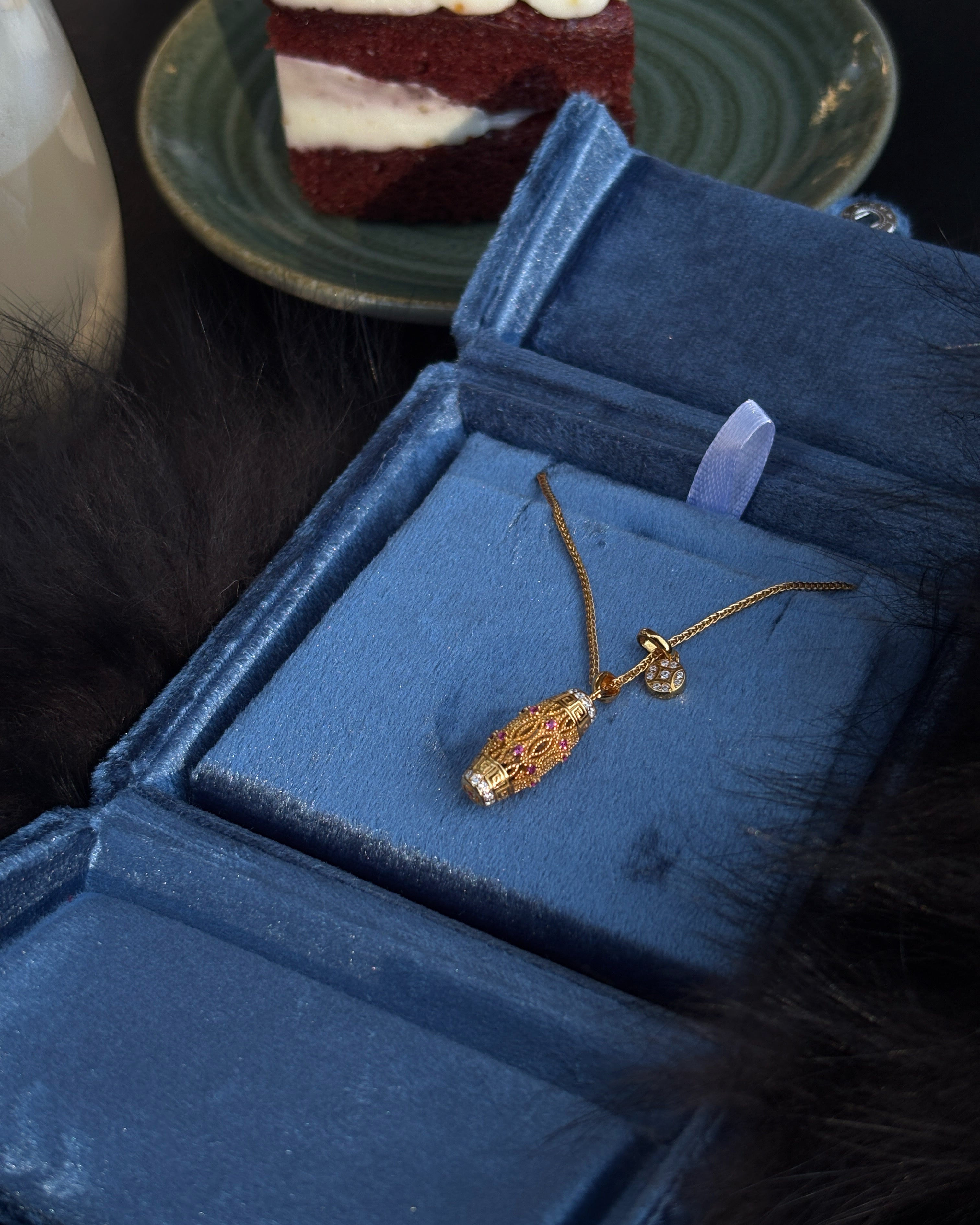 Filigree Imperial Vase Necklace